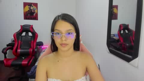  MIA AND PAUL online show from 12-18-25, 11:22