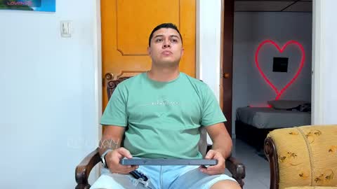 Snapshot of rooxxyy_ chatting on 09-22-25, 12:34    online show from 09-22-25, 12:34