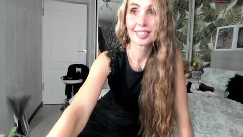 Snapshot of rora_ chatting on 12-06-24, 01:51 Aurora online show from 12-06-24, 01:51