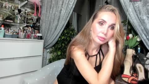 Snapshot of rora_ chatting on 01-31-25, 10:31 Aurora online show from 01-31-25, 10:31