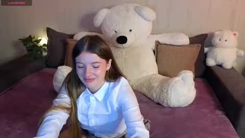 roraline_lov online show from 11-05-25, 05:02