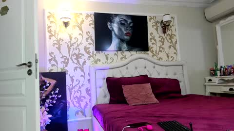 Snapshot of rosacatalleya chatting on 02-04-25, 05:31 Rose online show from 02-04-25, 05:31