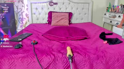 Snapshot of rosacatalleya chatting on 03-07-25, 07:41 Rose online show from 03-07-25, 07:41