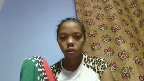 rosah225127 online show from 04-28-26, 03:44