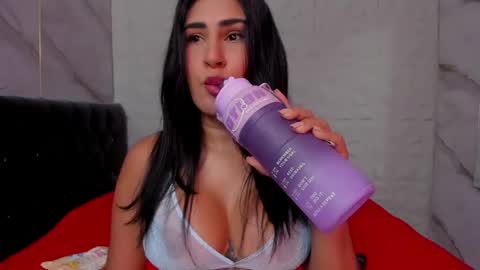 ROSALIA insta rosalia 10hoot online show from 04-20-26, 07:48