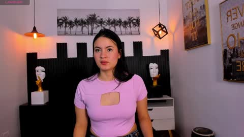 Snapshot of rosaliea chatting on 04-15-26, 08:42 R O S A L I A online show from 04-15-26, 08:42