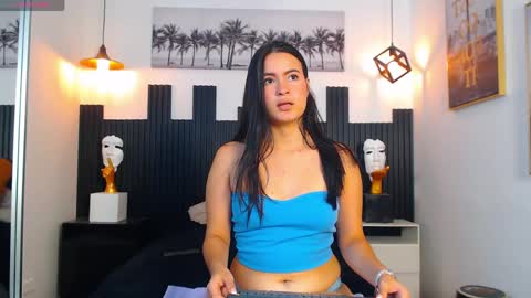 Snapshot of rosaliea chatting on 04-17-26, 08:12 R O S A L I A online show from 04-17-26, 08:12