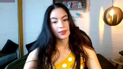 Snapshot of rosaliea chatting on 05-24-26, 05:12 R O S A L I A online show from 05-24-26, 05:12