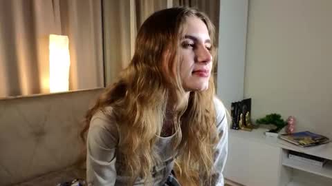 Snapshot of rosalvaulman chatting on 12-04-25, 03:10 Kylie online show from 12-04-25, 03:10