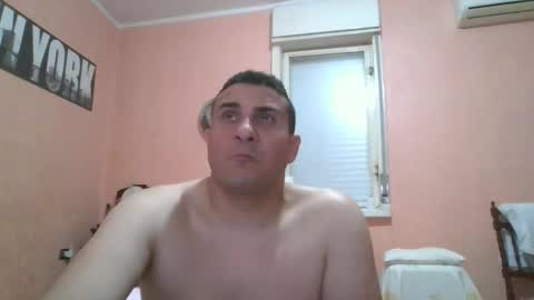 Snapshot of rosario1212 chatting on 05-15-26, 10:50 Rosario online show from 05-15-26, 10:50