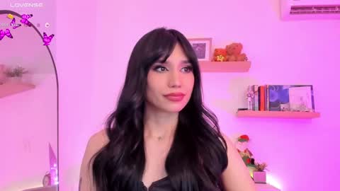 Snapshot of rose__saenz chatting on 12-14-24, 12:44 Rose Saenz online show from 12-14-24, 12:44