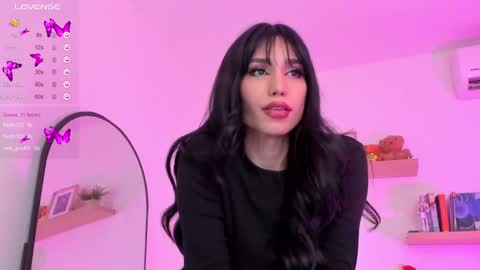 Snapshot of rose__saenz chatting on 12-18-24, 01:15 Rose Saenz online show from 12-18-24, 01:15