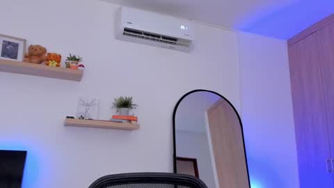 Snapshot of rose__saenz chatting on 02-24-25, 05:09 Rose Saenz online show from 02-24-25, 05:09