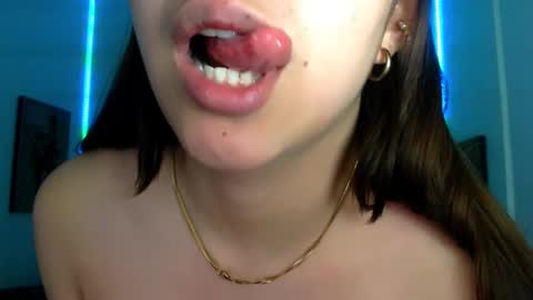 Snapshot of rose_celina chatting on 01-27-25, 04:54 Rose online show from 01-27-25, 04:54