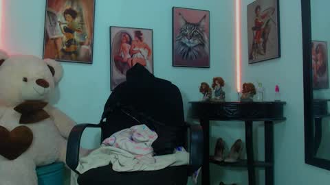 Snapshot of rose_celina chatting on 02-15-25, 07:06 Rose online show from 02-15-25, 07:06