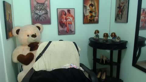 Snapshot of rose_celina chatting on 03-02-25, 01:38 Rose online show from 03-02-25, 01:38