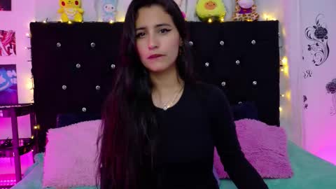 Rose online show from 09-16-25, 04:13