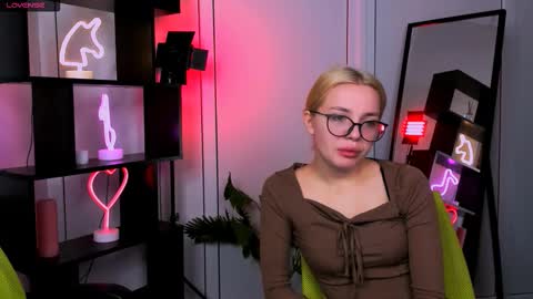 Snapshot of rose_style chatting on 11-12-25, 06:03 rose online show from 11-12-25, 06:03