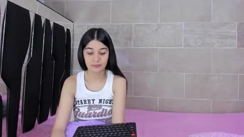 Rose y Miah online show from 02-18-25, 07:10