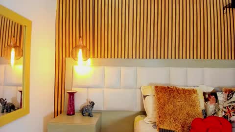 roseaurora online show from 09-24-25, 12:08