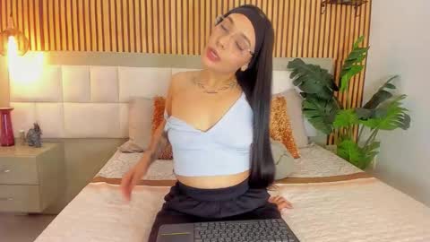 roseaurora online show from 10-13-25, 12:38