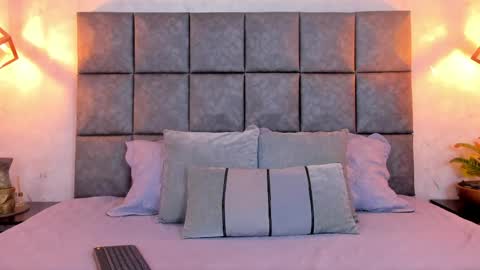 roseaurora online show from 04-28-26, 11:37