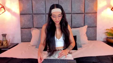 roseaurora online show from 05-14-26, 10:33