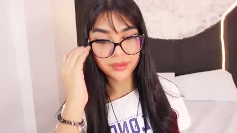 Rose online show from 11-19-25, 01:33