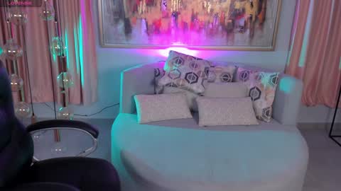 Snapshot of roseferrera chatting on 01-28-25, 07:53 Rose online show from 01-28-25, 07:53