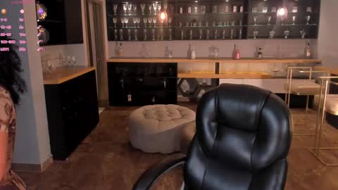 Snapshot of roseferrera chatting on 02-19-25, 07:59 Rose online show from 02-19-25, 07:59