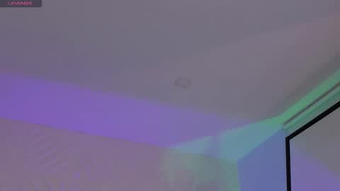 Snapshot of roseferrera chatting on 11-06-25, 08:21 Rose online show from 11-06-25, 08:21