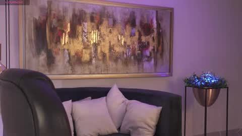 Snapshot of roseferrera chatting on 11-17-25, 09:20 Rose online show from 11-17-25, 09:20