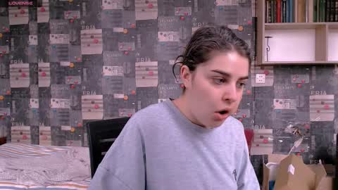 Rose online show from 09-15-25, 09:42