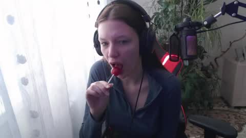 Lina online show from 04-16-26, 07:09