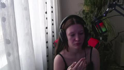 Lina online show from 04-24-26, 01:57