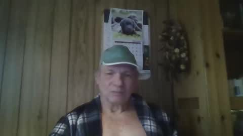 Snapshot of roses2u1958 chatting on 02-02-25, 10:24 roses2u1958 online show from 02-02-25, 10:24