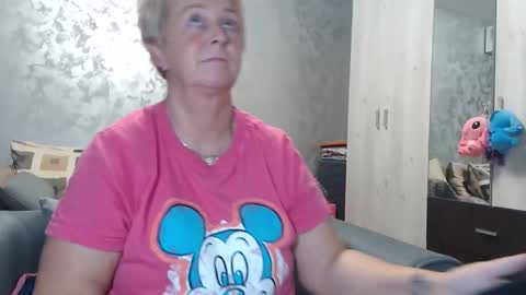 Lovepinklilly online show from 10-11-25, 04:49