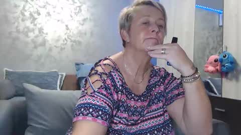 Lovepinklilly online show from 11-28-25, 05:59