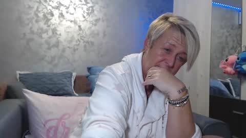 Lovepinklilly online show from 12-05-25, 05:20