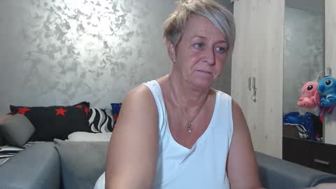 Lovepinklilly online show from 01-13-26, 06:13