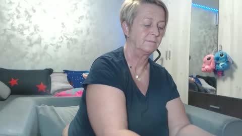 Lovepinklilly online show from 03-15-26, 05:52