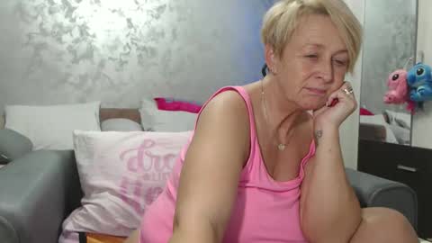 Lovepinklilly online show from 04-23-26, 06:10