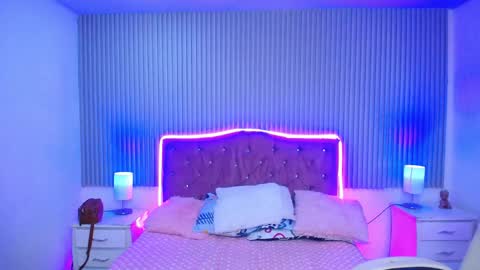 roses_liittle_ online show from 03-26-26, 06:19