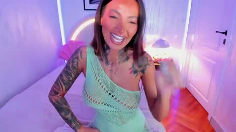 Snapshot of rosetatt chatting on 05-30-26, 03:47 Nataly online show from 05-30-26, 03:47