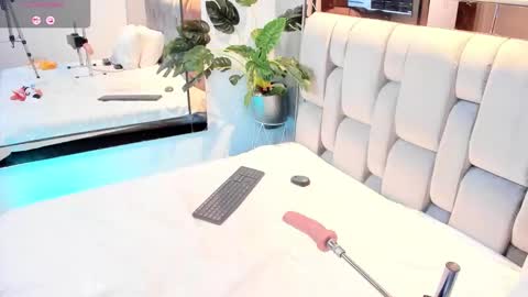 Rose online show from 10-16-25, 05:08