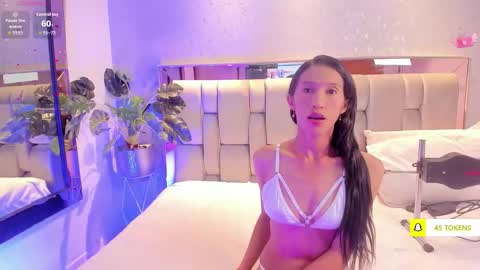 Snapshot of rosetemple chatting on 10-26-25, 05:13 Rose online show from 10-26-25, 05:13