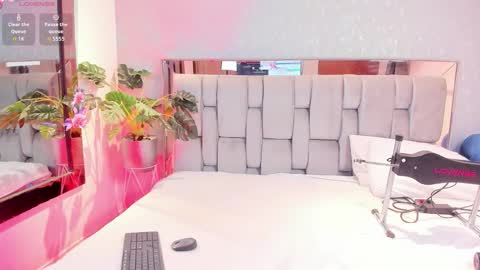 Snapshot of rosetemple chatting on 01-17-26, 05:34 Rose online show from 01-17-26, 05:34