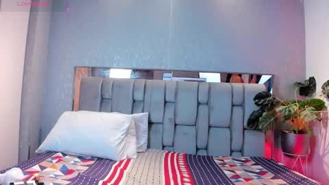 Snapshot of rosetemple chatting on 02-18-26, 04:52 Rose online show from 02-18-26, 04:52