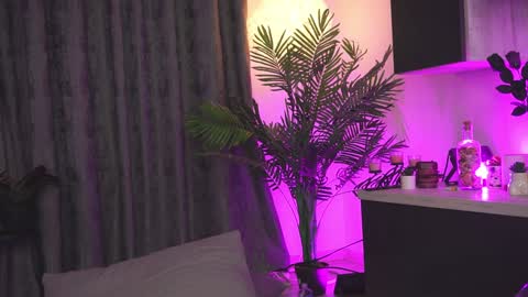 Snapshot of roshen_amira chatting on 01-05-25, 01:35 Amii online show from 01-05-25, 01:35