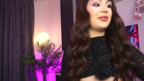 Snapshot of roshen_amira chatting on 01-10-25, 07:11 Amii online show from 01-10-25, 07:11